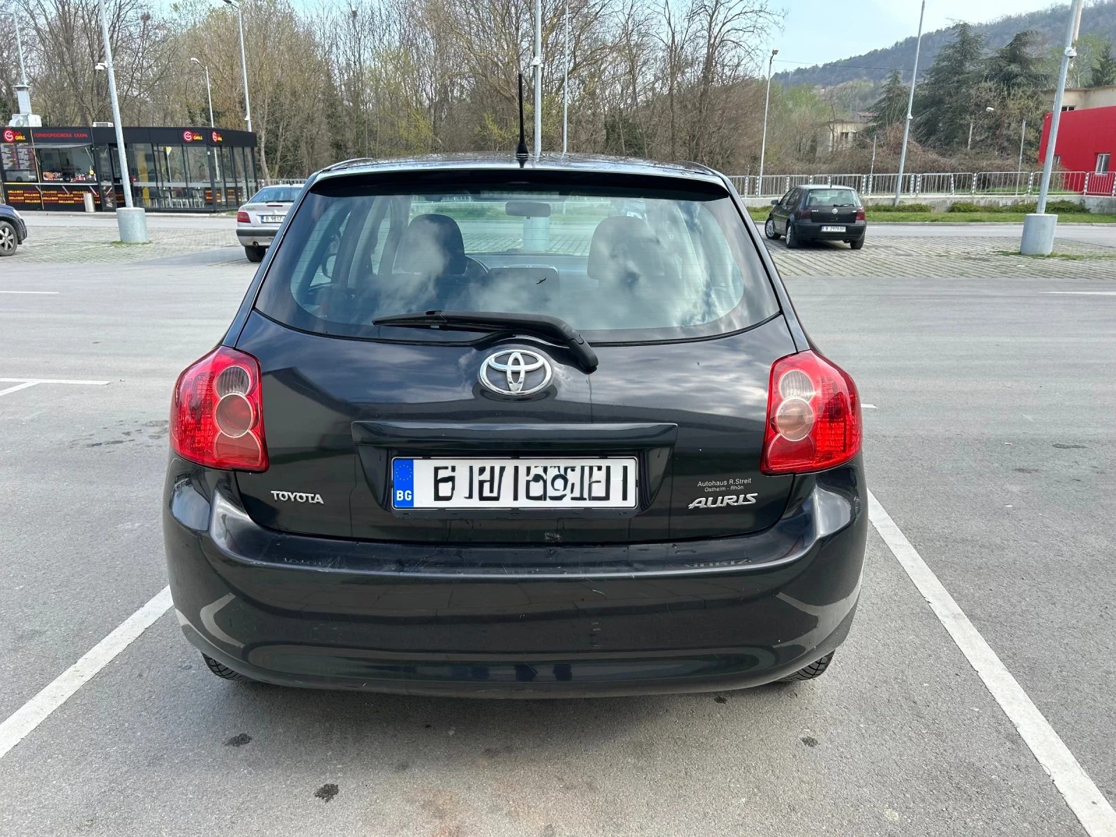 Toyota Auris  - изображение 2