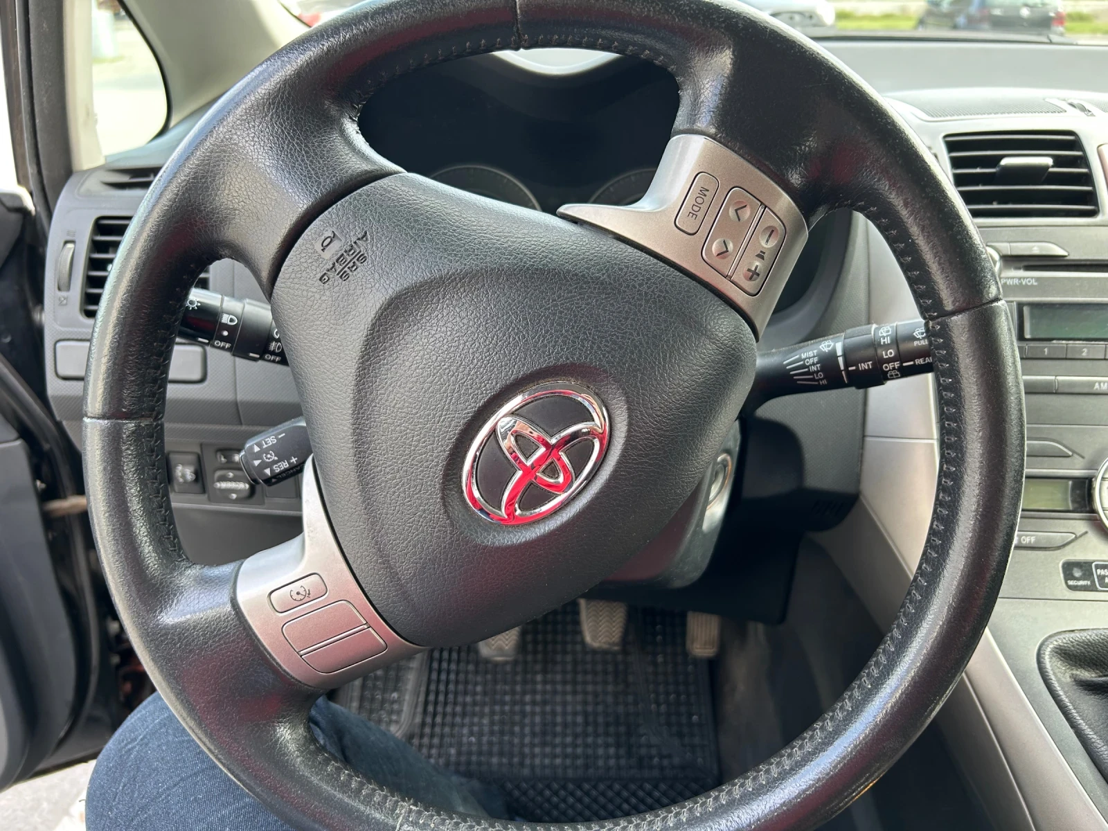 Toyota Auris  - изображение 9