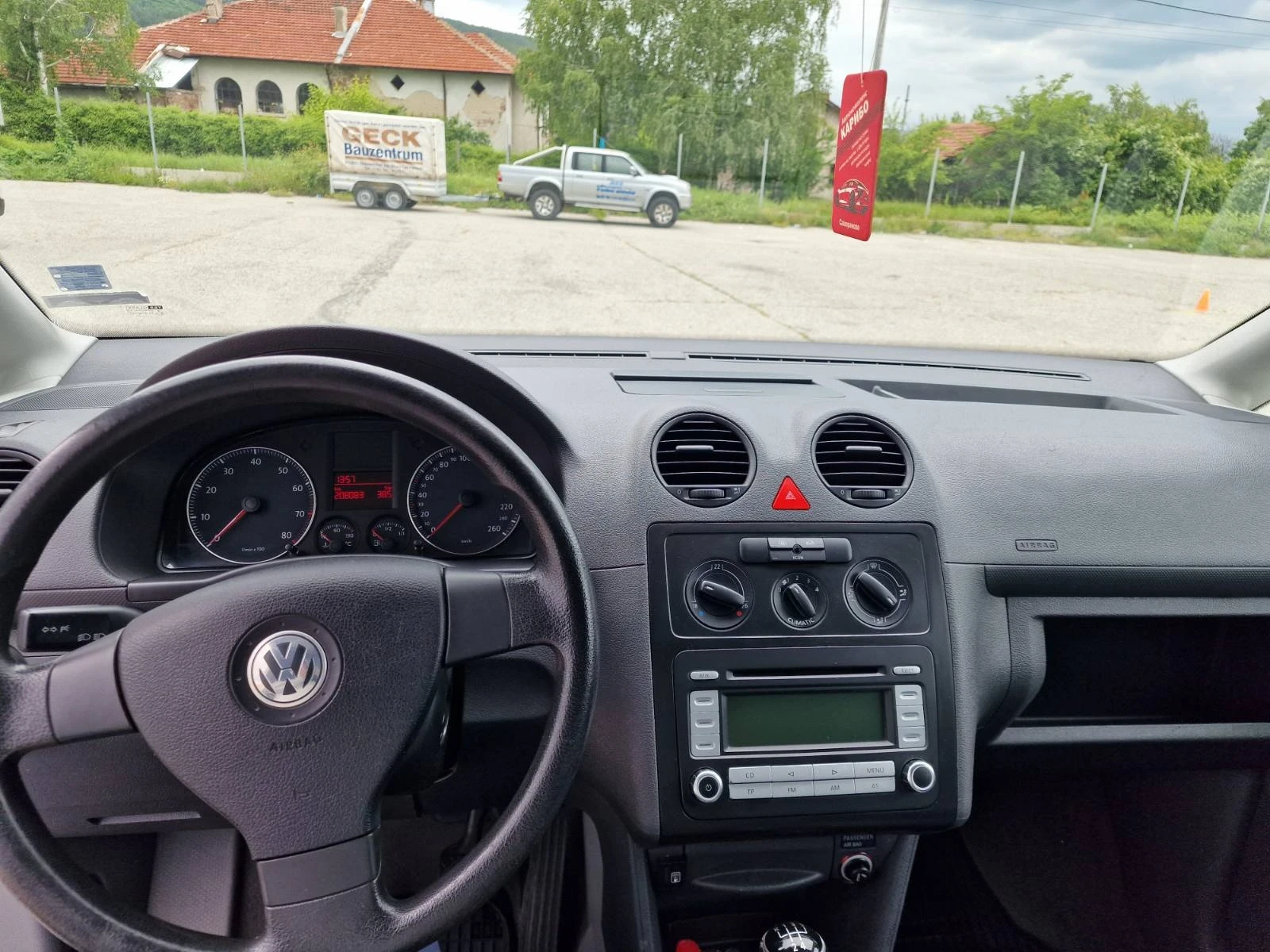VW Caddy 1.6 - изображение 8