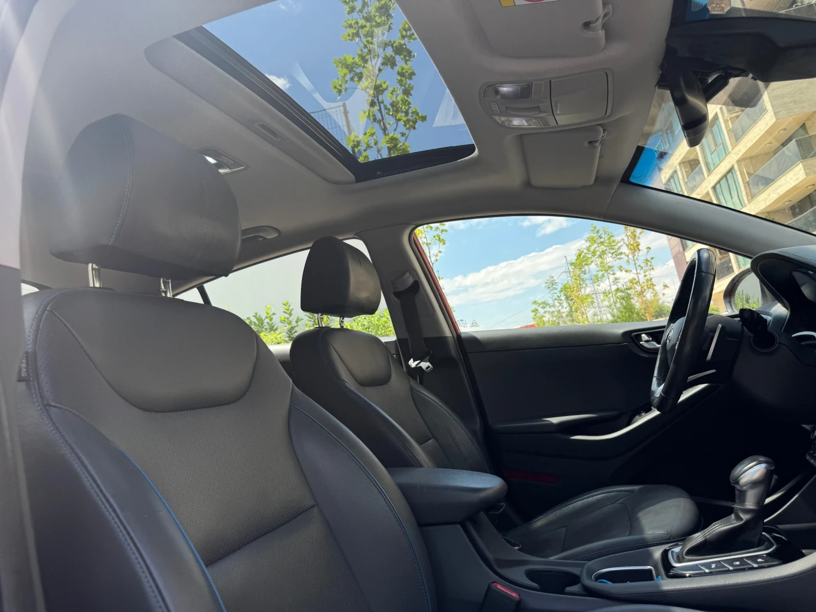 Hyundai Ioniq LED* КОЖА* КАМЕРА* ПОДГРЕВ* ОБДУХВАНЕ* ЛЮК*  - изображение 10