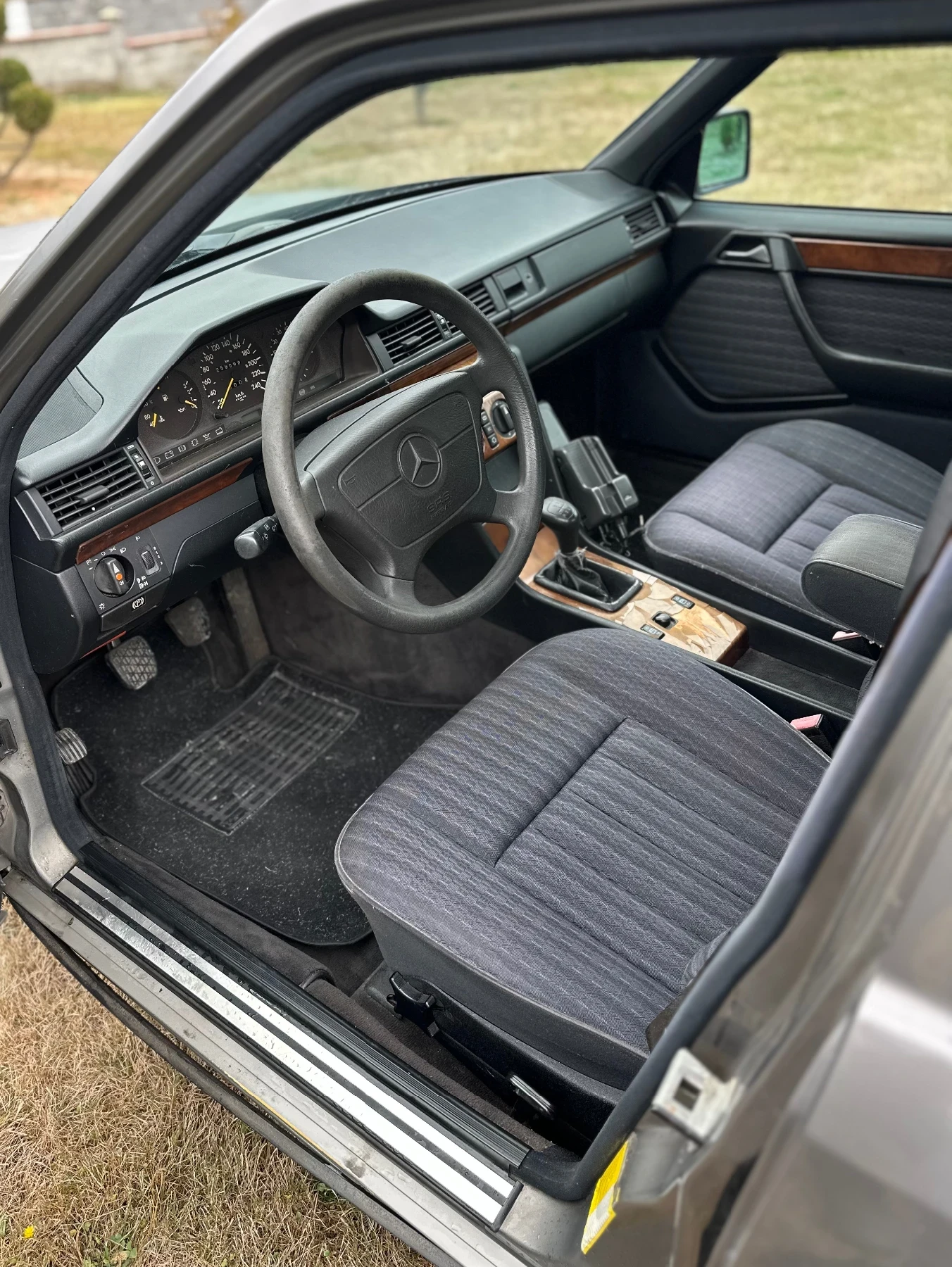 Mercedes-Benz 124 2.0 / 16V / 136 к. с. - изображение 9