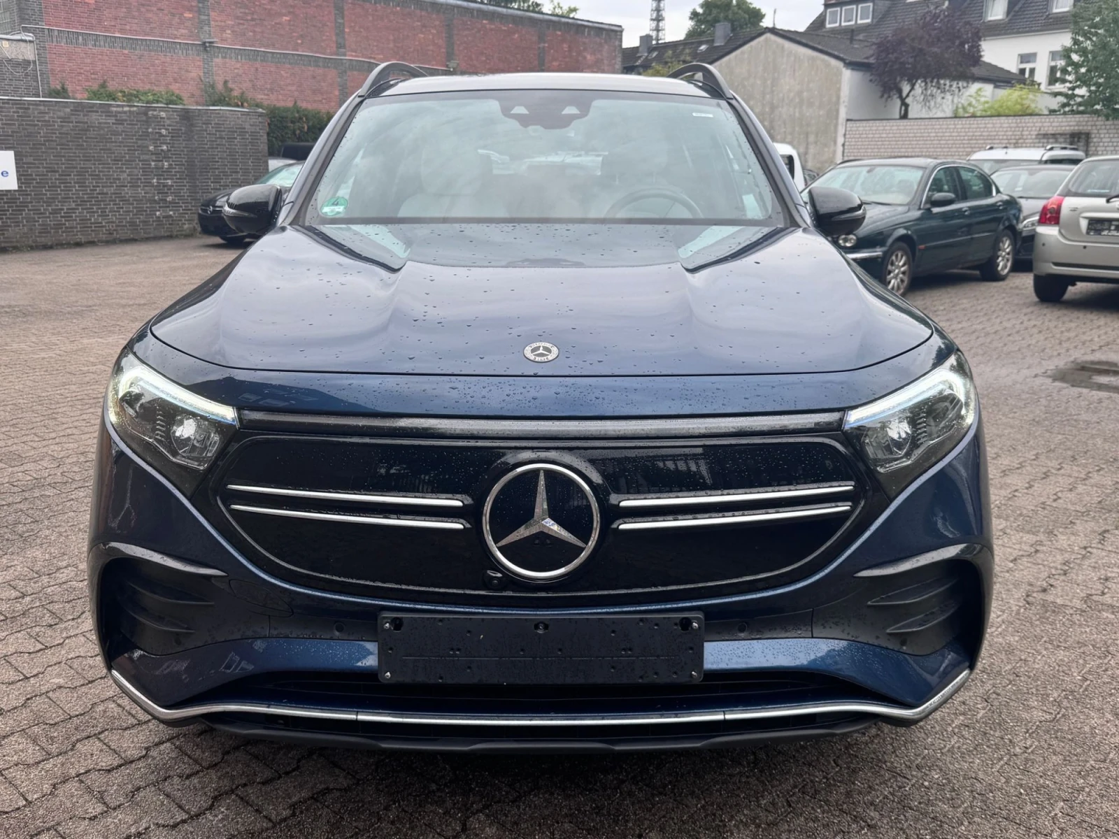 Mercedes-Benz EQB Mercedes-Benz EQB 350 AMG Line - изображение 3