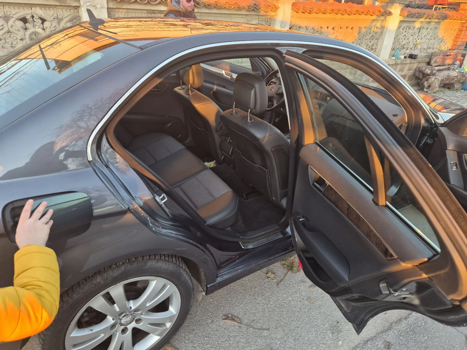 Mercedes-Benz C 300  - изображение 5