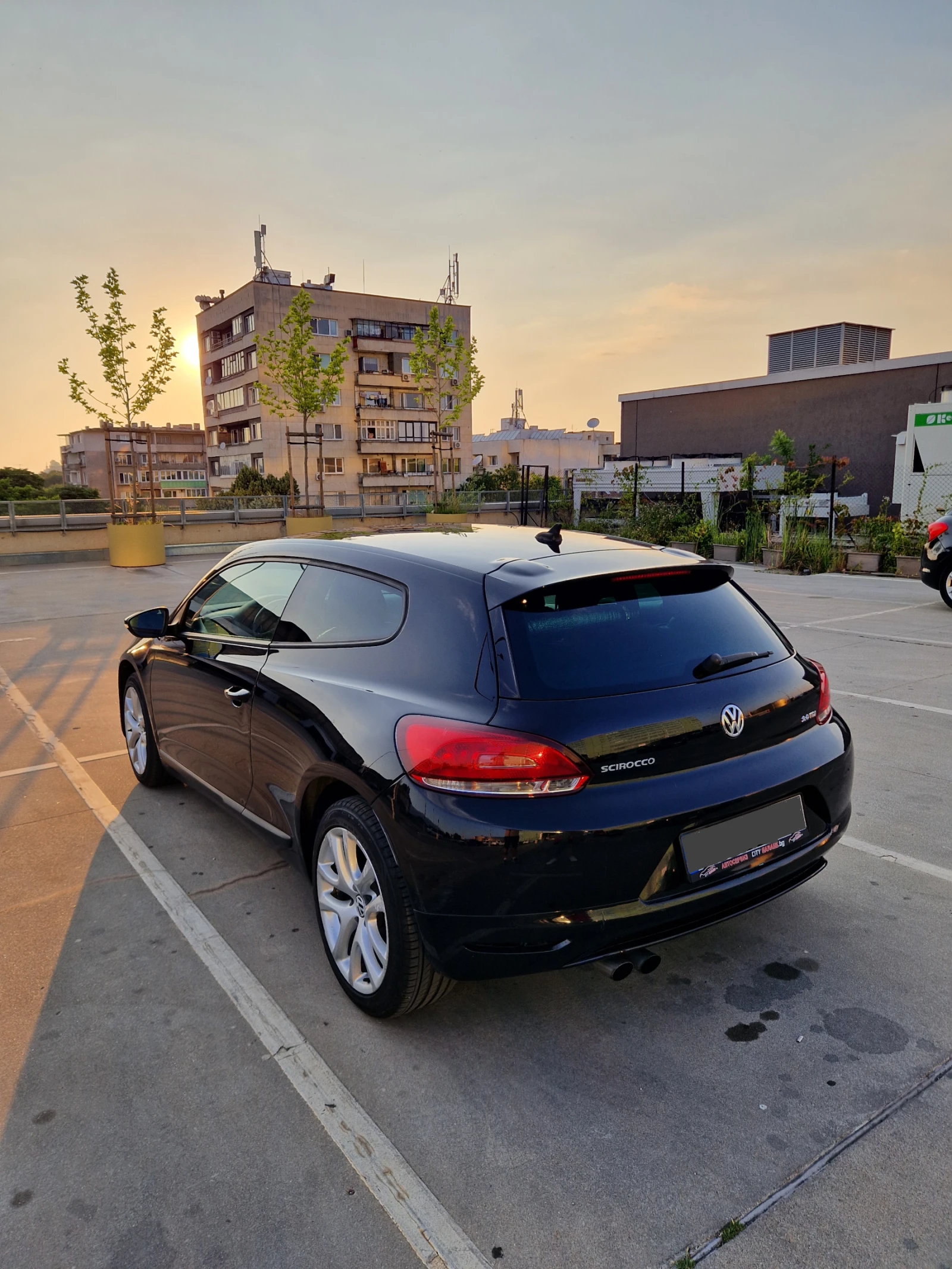 VW Scirocco 2.0 TDI, снимка 4 - Автомобили и джипове - 54196795