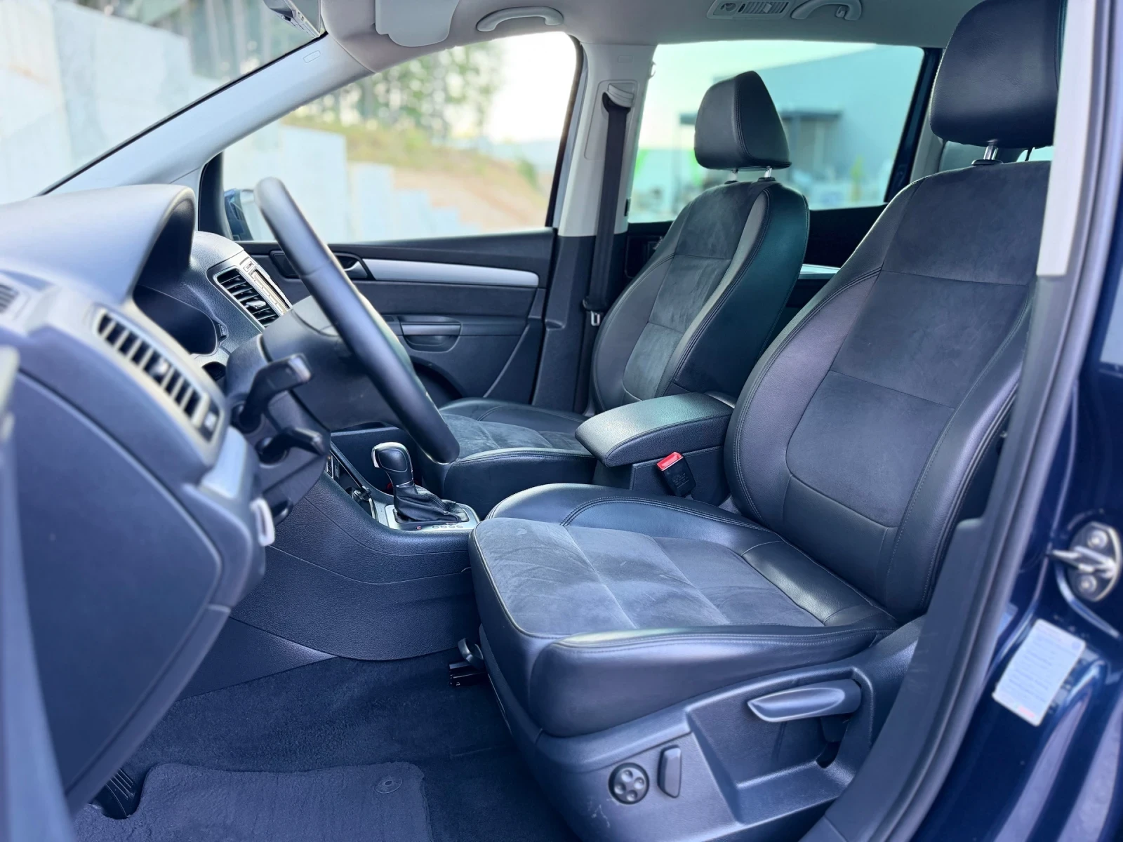 VW Sharan 2.0TDi~170hp~DSG~KEYLESS GO, снимка 10 - Автомобили и джипове - 55809843
