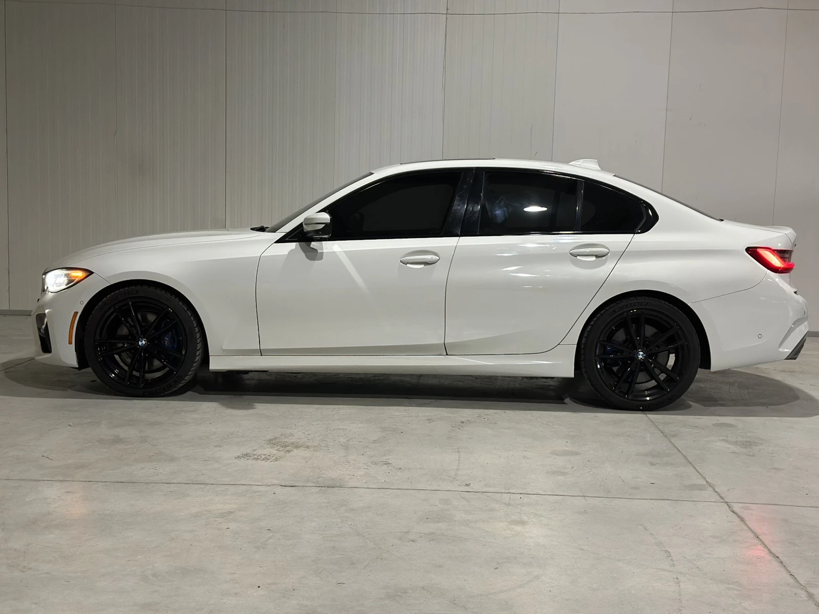 BMW 330 xDrive M Package, снимка 2 - Автомобили и джипове - 56165997