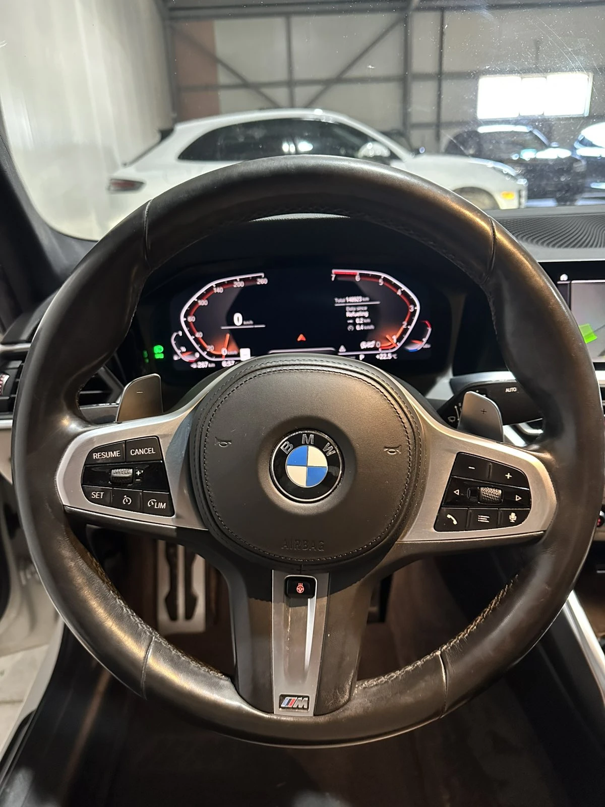 BMW 330 xDrive M Package, снимка 12 - Автомобили и джипове - 56165997