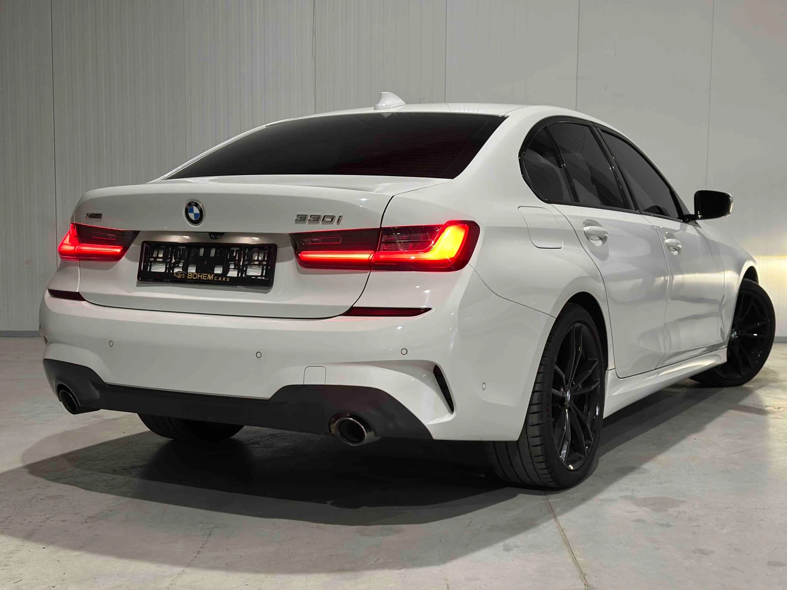 BMW 330 xDrive M Package, снимка 3 - Автомобили и джипове - 56165997
