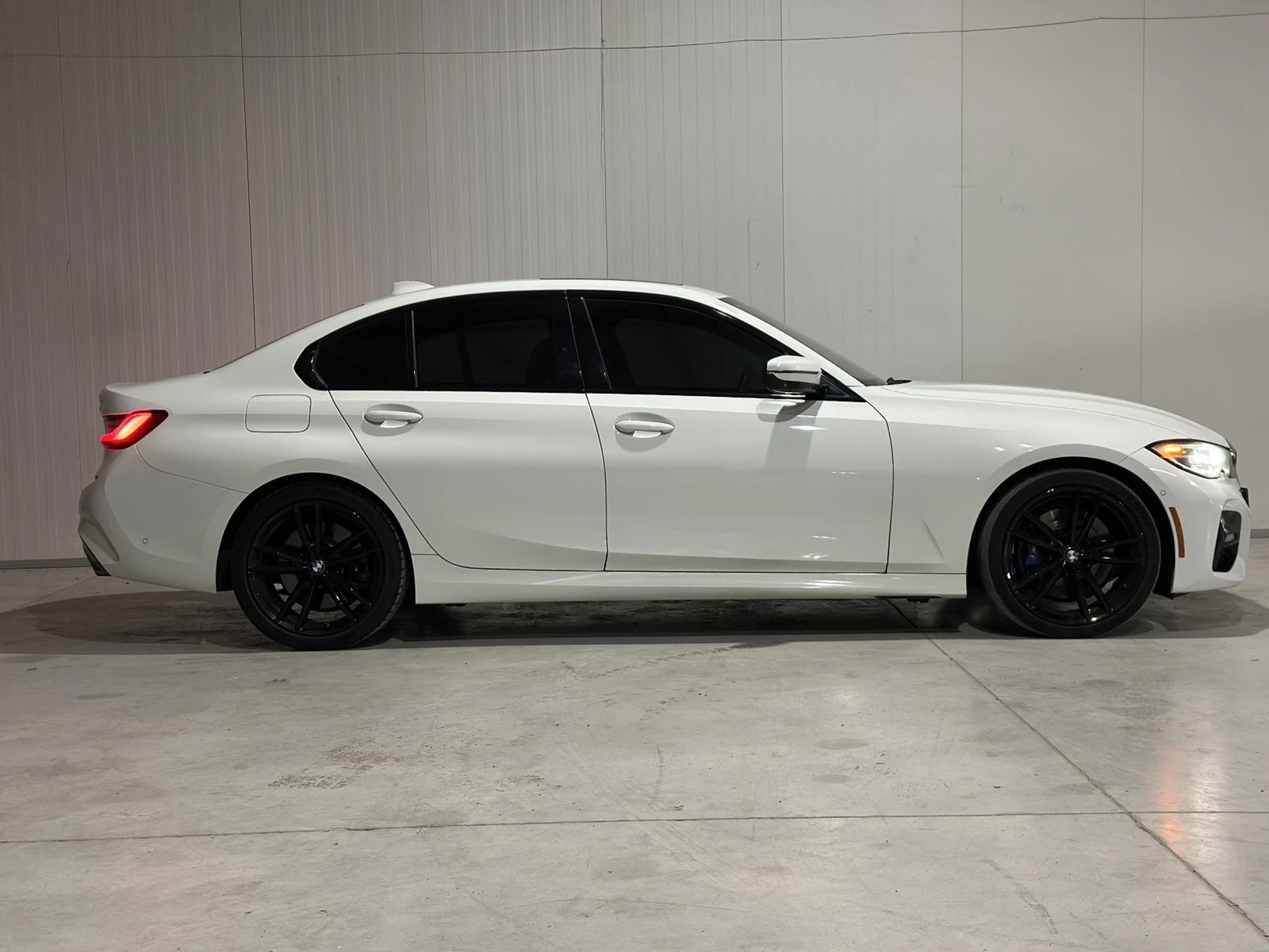 BMW 330 xDrive M Package, снимка 7 - Автомобили и джипове - 56165997