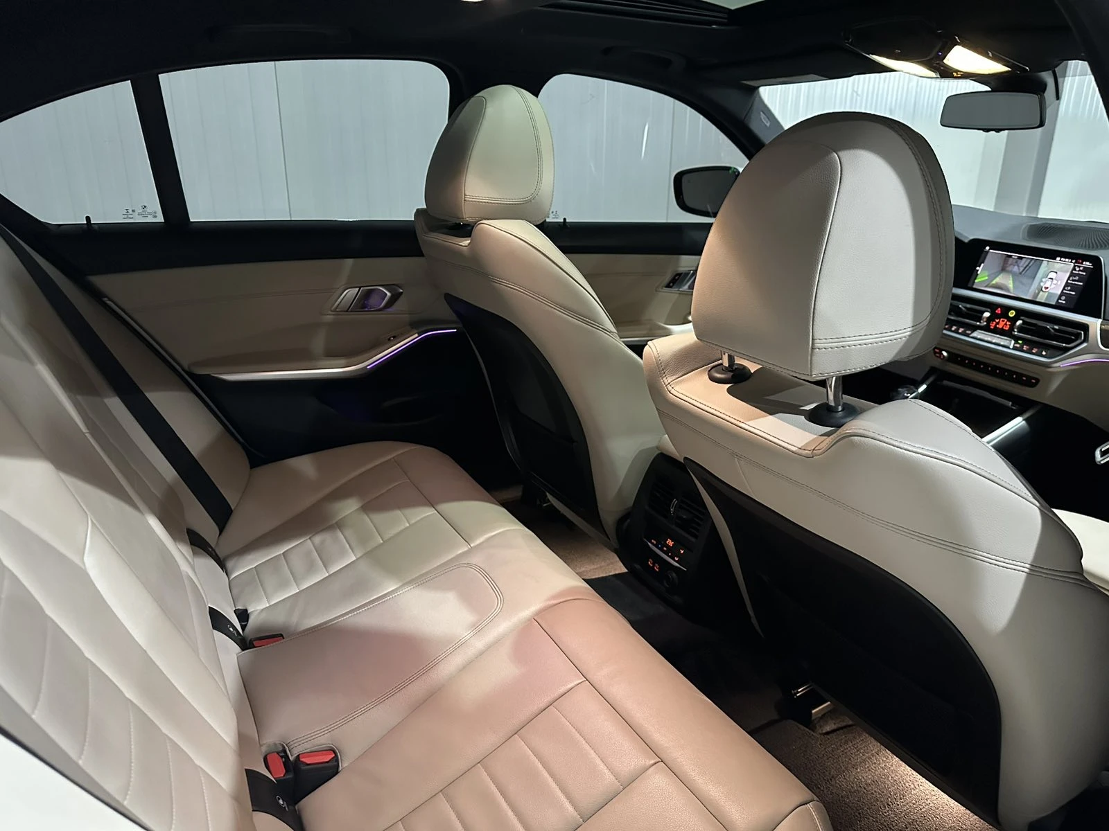 BMW 330 xDrive M Package, снимка 11 - Автомобили и джипове - 56165997