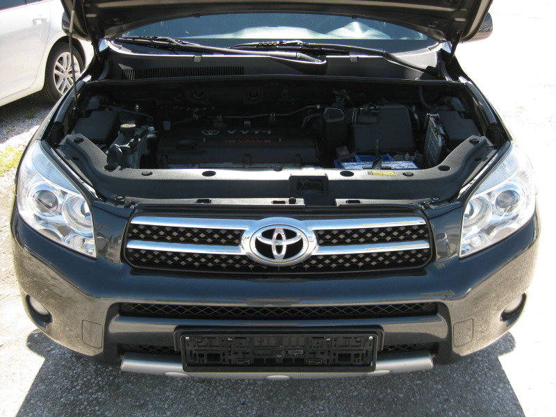 Toyota Rav4 2.0 VVT-I, снимка 17 - Автомобили и джипове - 45865335