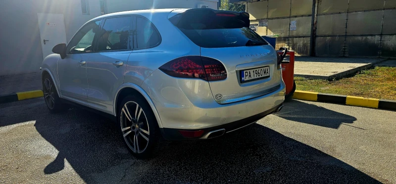 Porsche Cayenne 3.0, снимка 4 - Автомобили и джипове - 48551357