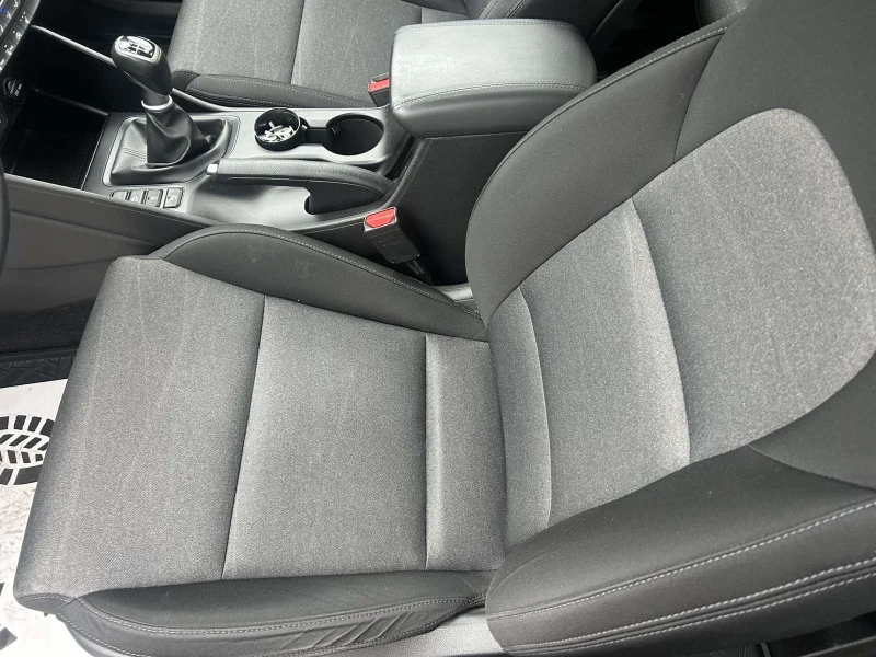 Hyundai Tucson 1.6CRDI 4x4, снимка 9 - Автомобили и джипове - 52584299