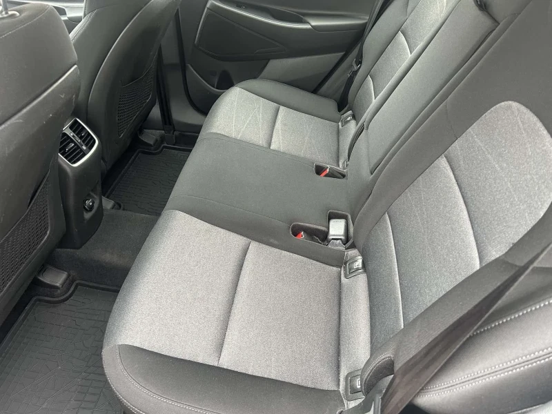 Hyundai Tucson 1.6CRDI 4x4, снимка 11 - Автомобили и джипове - 52584299