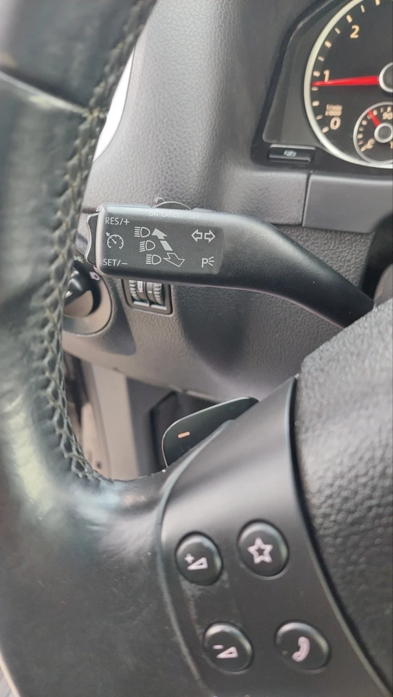 VW Tiguan 2.0 TDI 4 Motion, снимка 9 - Автомобили и джипове - 52809381