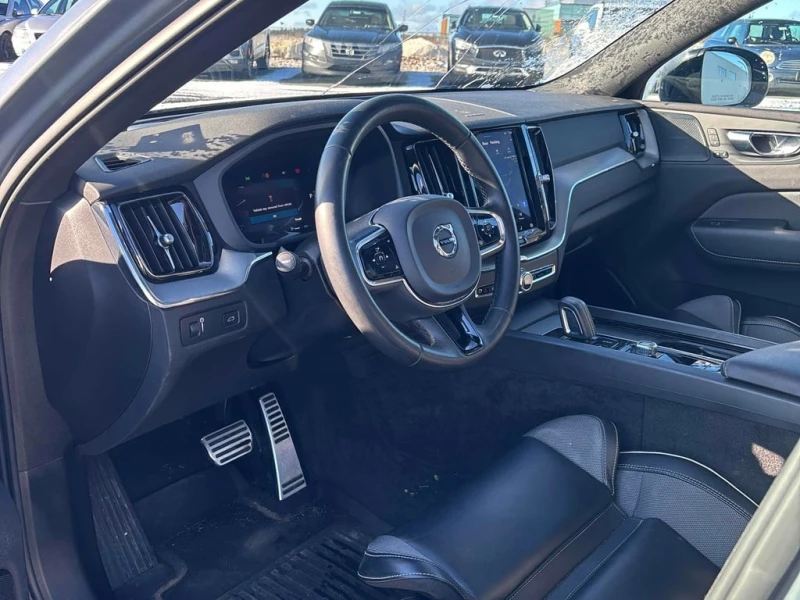 Volvo XC60 * R Design * CARFAX * БЕЗ ПЪРВОНАЧАЛНА ВНОСКА, снимка 5 - Автомобили и джипове - 53182505