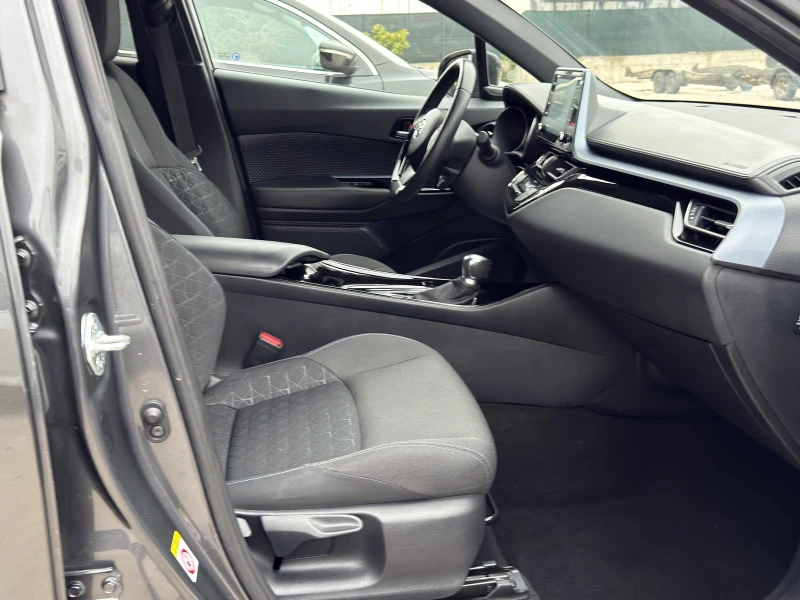 Toyota C-HR 2.0 2.0h Hybrid Trend2wd, снимка 14 - Автомобили и джипове - 53227155