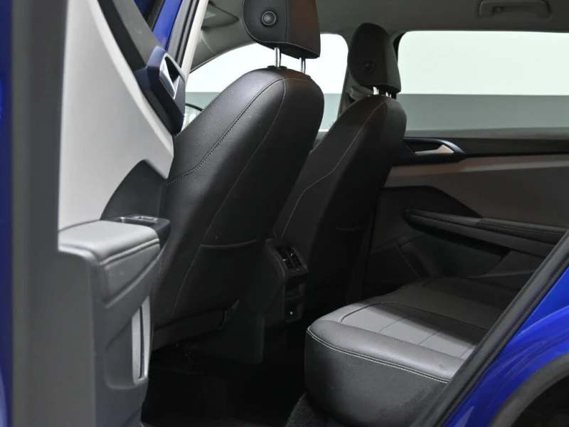 VW Taos Comfortline 4Motion* АвтоКредит* (Цена до БГ) , снимка 15 - Автомобили и джипове - 53403779