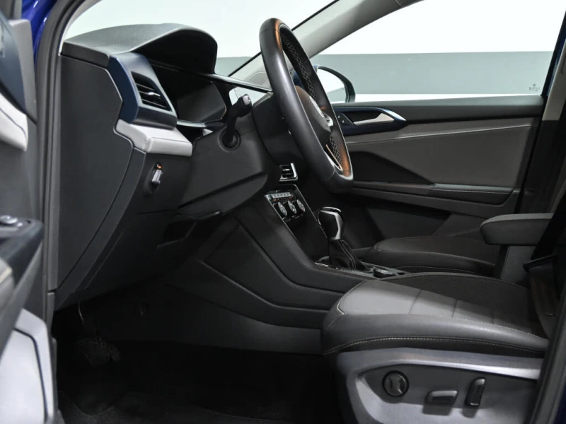 VW Taos Comfortline 4Motion* АвтоКредит* (Цена до БГ) , снимка 7 - Автомобили и джипове - 53403779