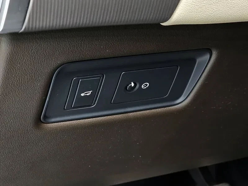 Land Rover Range Rover Sport 3.0D, снимка 14 - Автомобили и джипове - 54500507