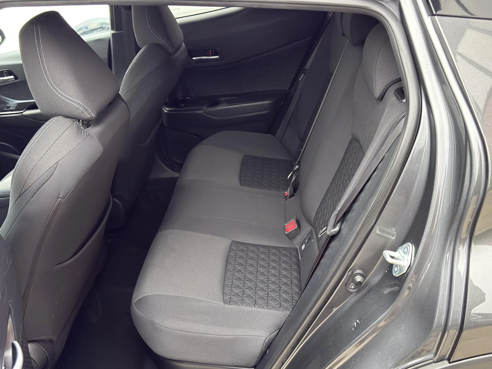 Toyota C-HR 2.0 2.0h Hybrid Trend2wd - изображение 9