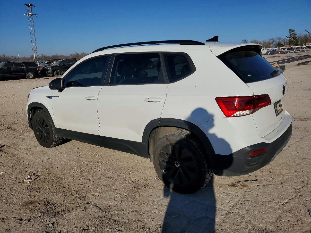 VW Taos 1.5l Volkswagen S, снимка 2 - Автомобили и джипове - 53807516