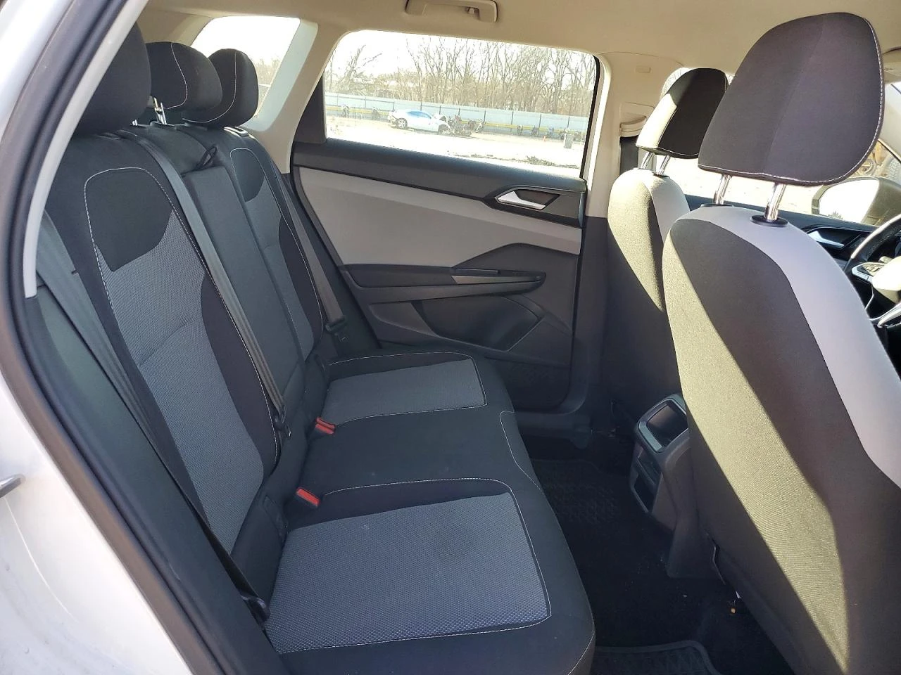 VW Taos 1.5l Volkswagen S, снимка 11 - Автомобили и джипове - 53807516