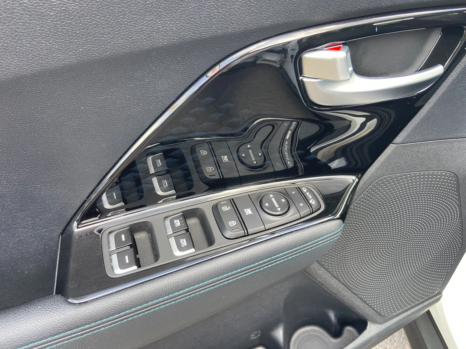 Kia Niro 64kWh-204кс-В НАЛИЧНОСТ!, снимка 9 - Автомобили и джипове - 54829880
