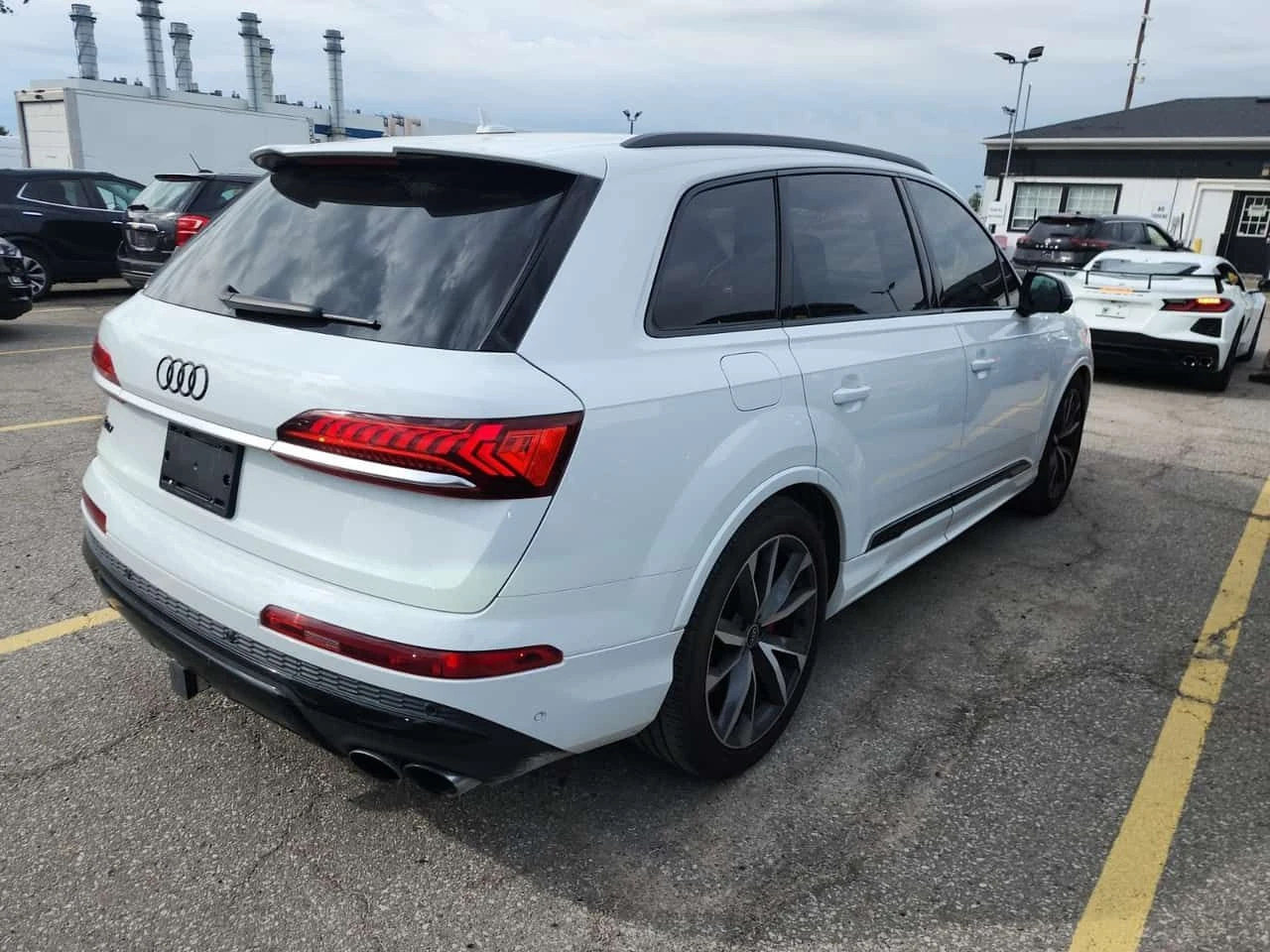 Audi SQ7 * PREMIUM PLUS * CARFAX * ОТ ПРЕДСТАВИТЕЛСТВО * , снимка 3 - Автомобили и джипове - 55188521
