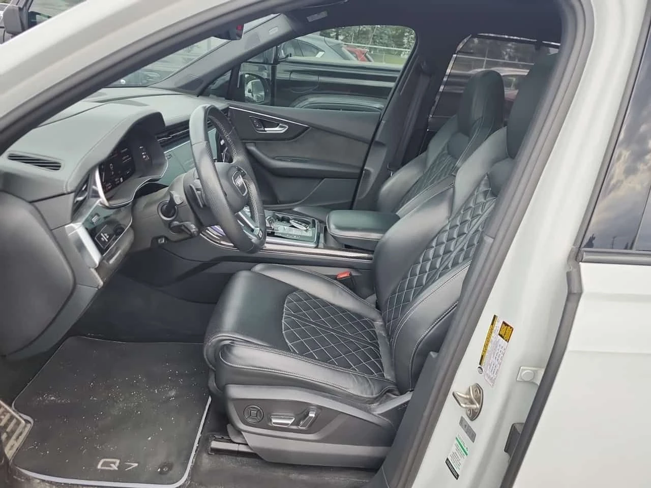 Audi SQ7 * PREMIUM PLUS * CARFAX * ОТ ПРЕДСТАВИТЕЛСТВО * , снимка 8 - Автомобили и джипове - 55188521