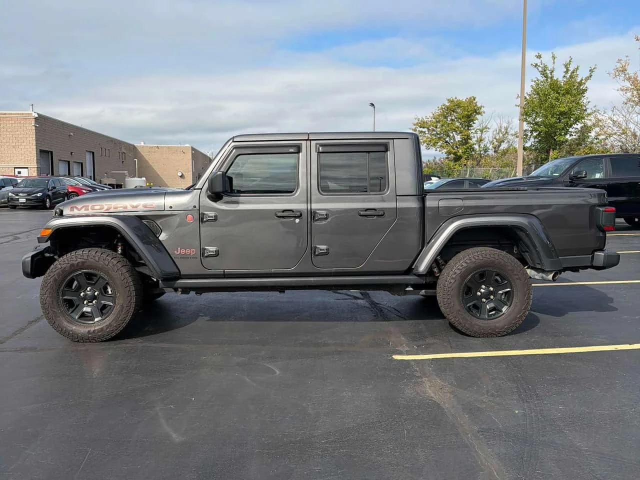 Jeep Gladiator Mojave  CARFAX, снимка 2 - Автомобили и джипове - 56201334