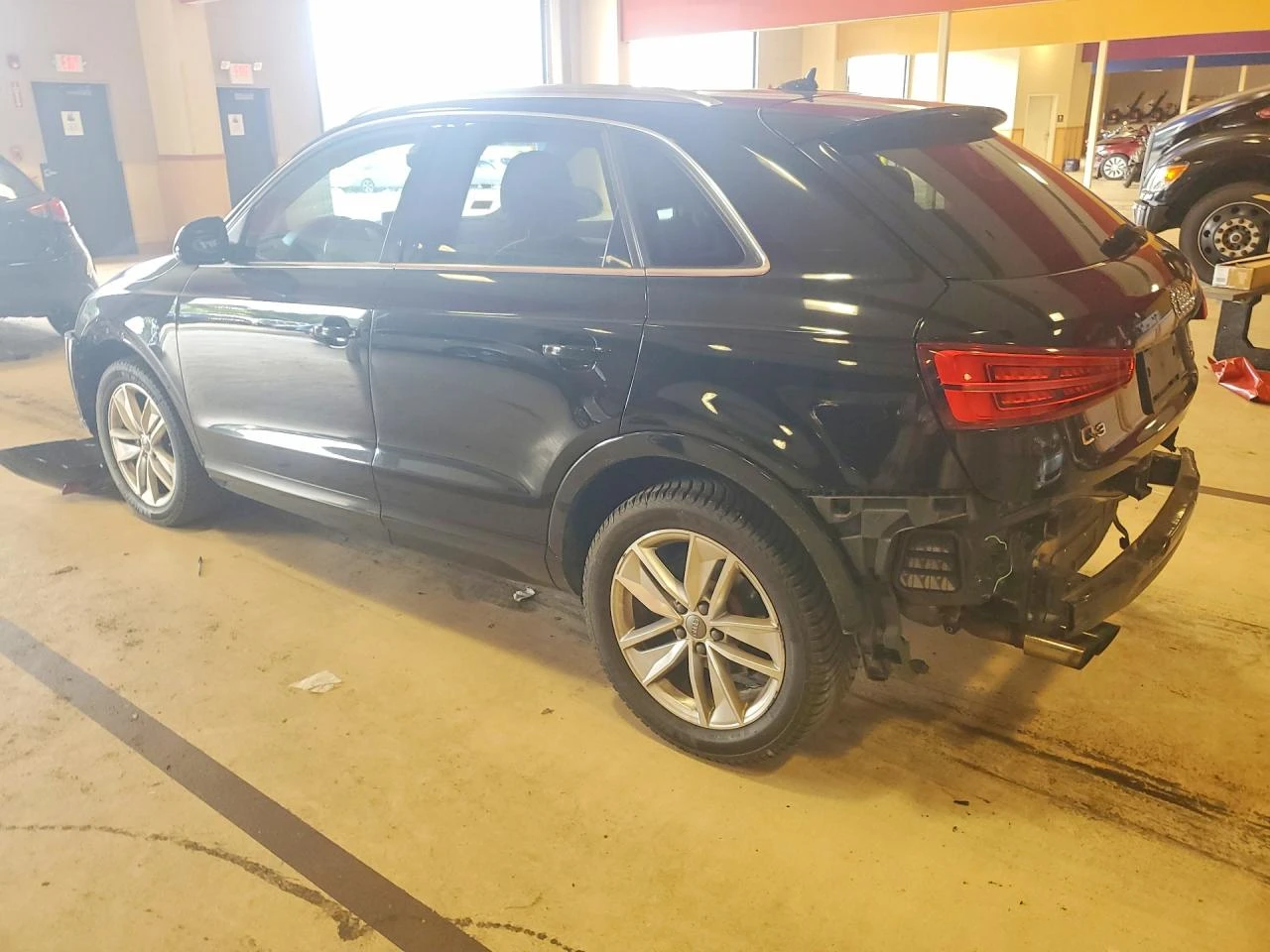 Audi Q3 2.0l Premium Plus, снимка 2 - Автомобили и джипове - 56351057