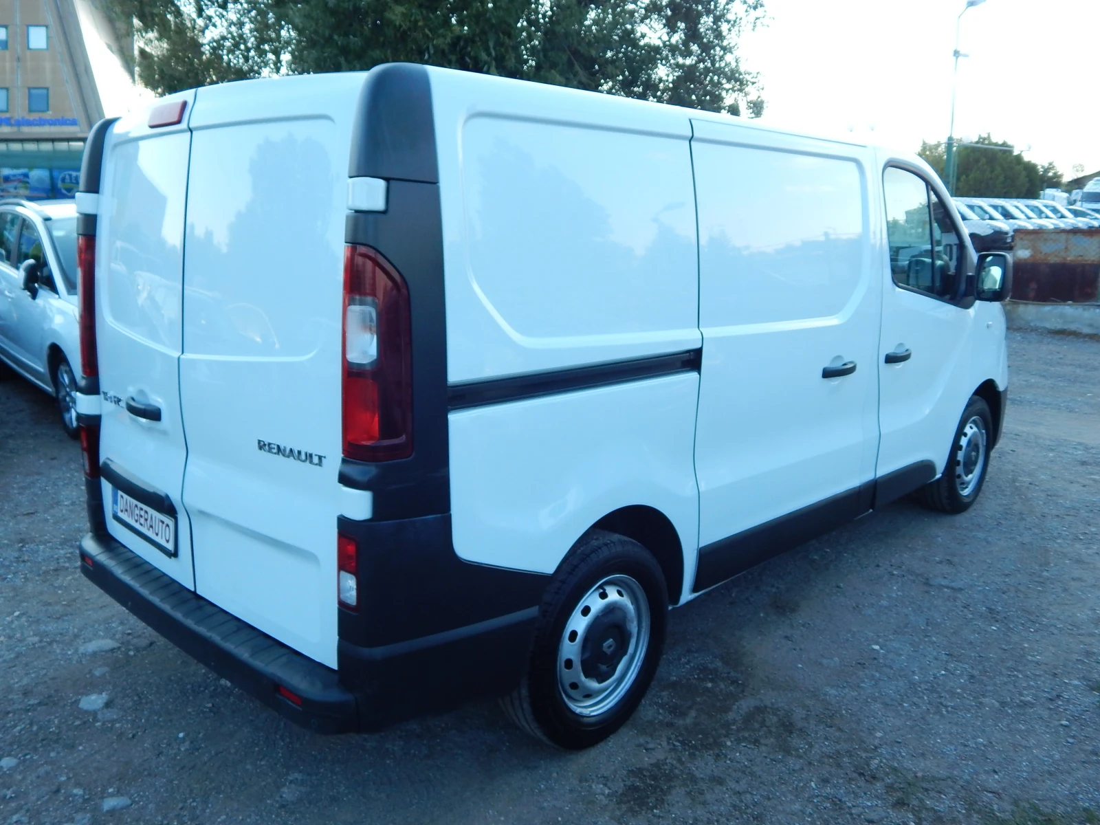 Renault Trafic 1.6DCI* OТЛИЧНА* EURO 6B*  - изображение 8