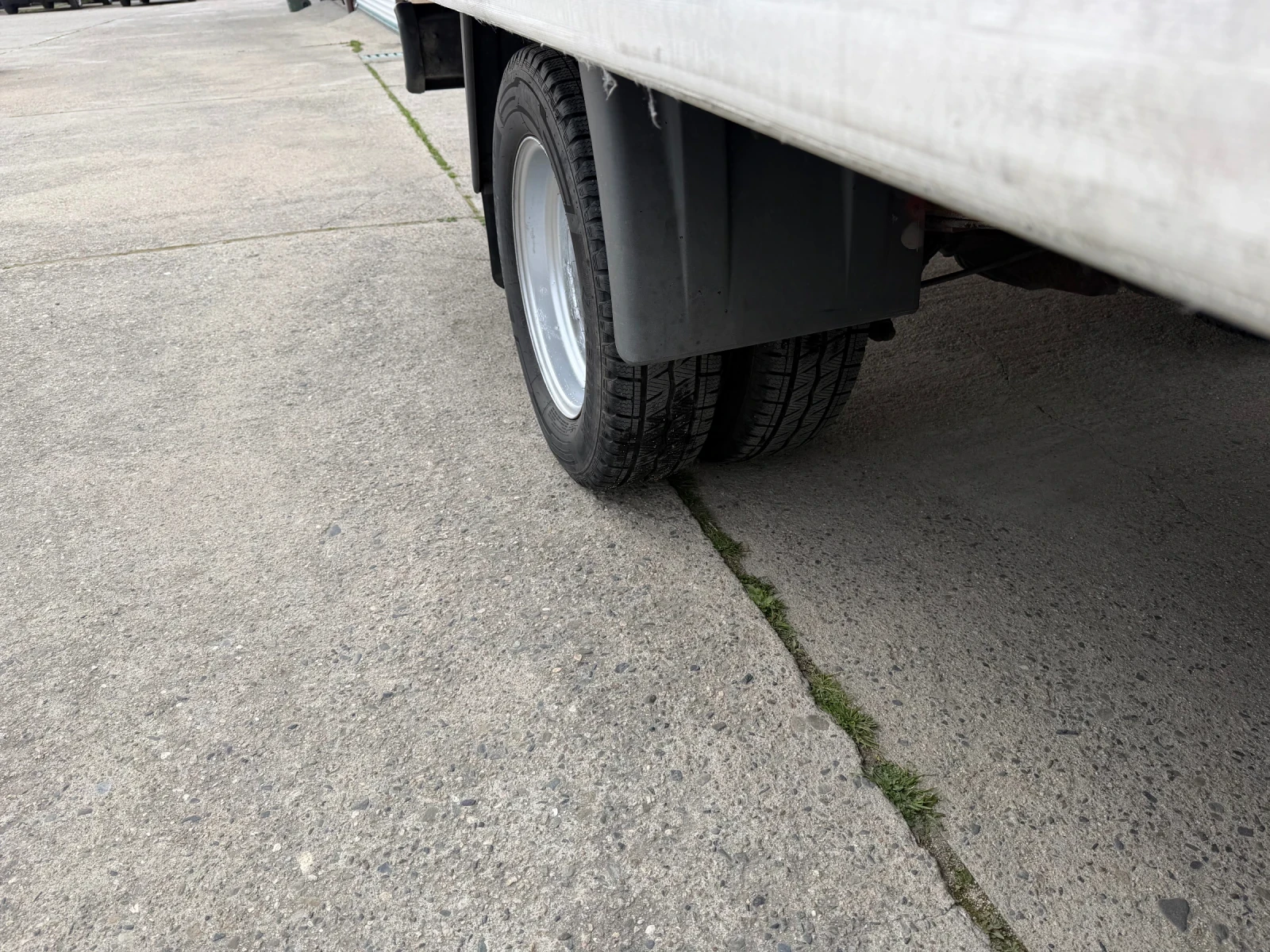 Iveco Daily 3.0HPT* 35C17* 2x Щора* 3.70 метра каросерия, снимка 9 - Бусове и автобуси - 53877579