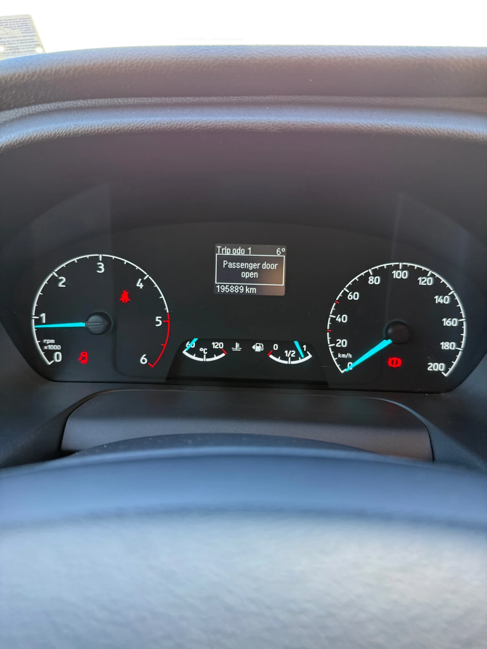 Ford Transit Custom, снимка 8 - Бусове и автобуси - 56305302