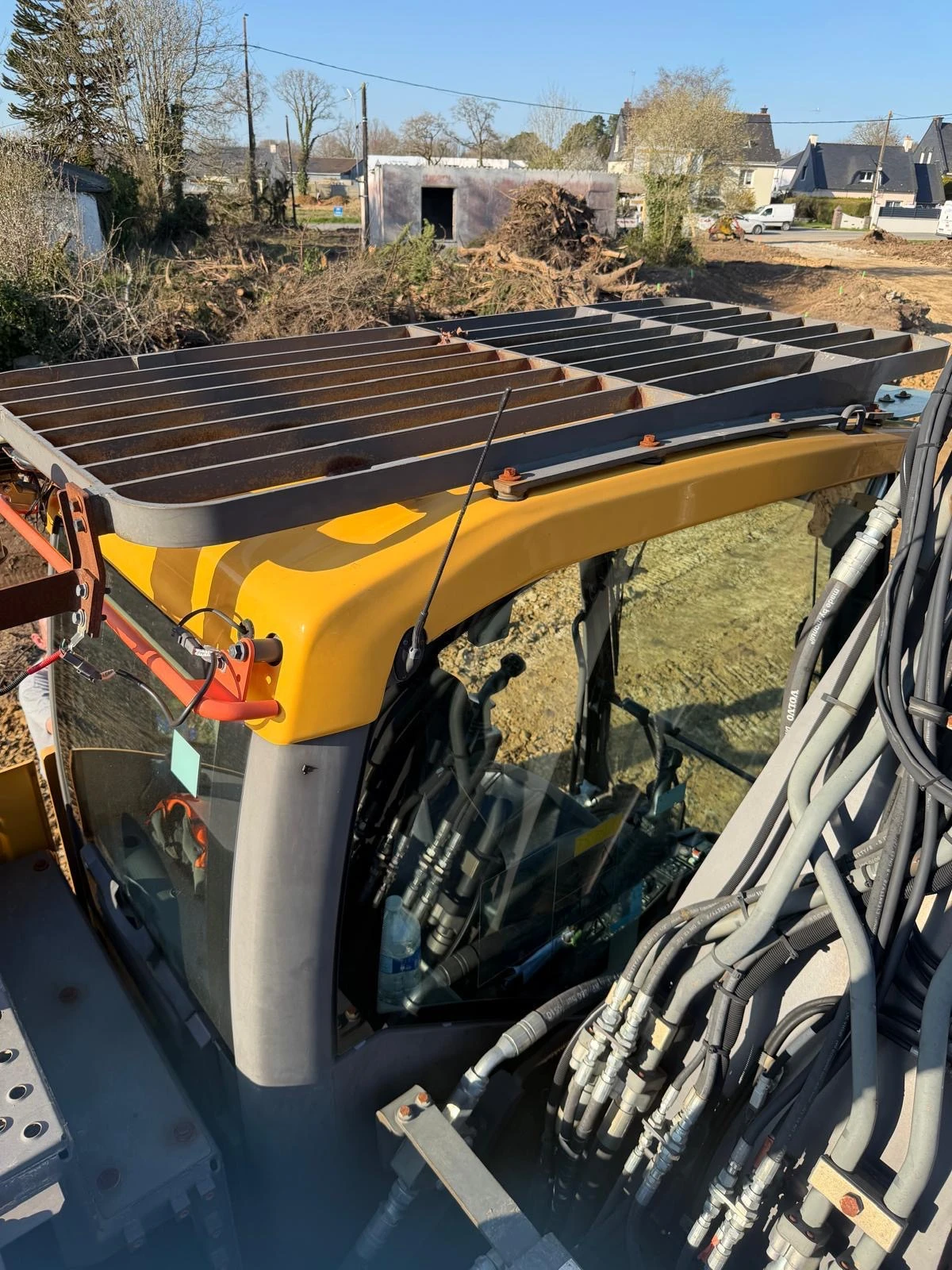 Багер Volvo EC 220 EL + 3 КОФИ ЛИЗИНГ, снимка 4 - Индустриална техника - 54194850