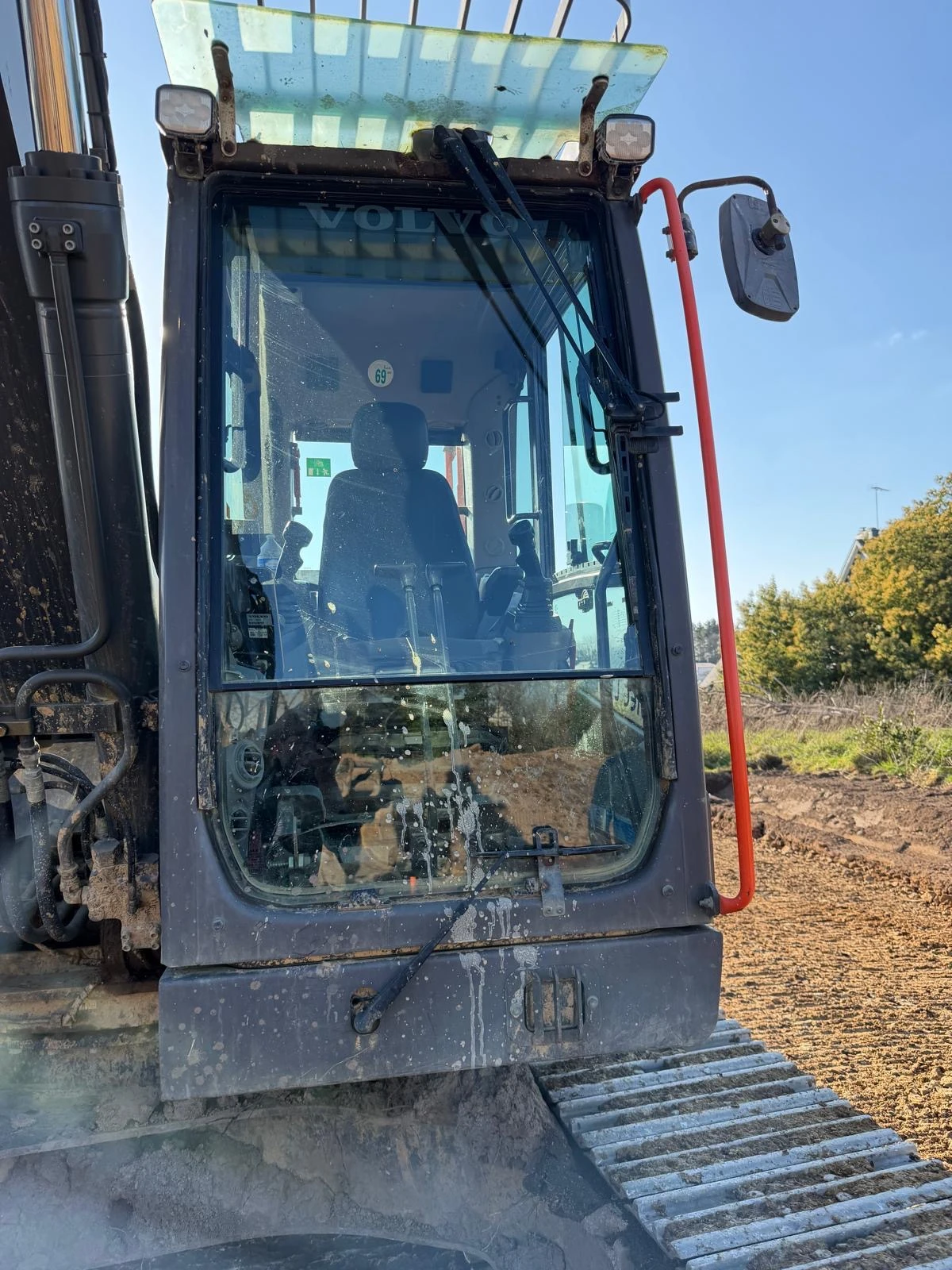 Багер Volvo EC 220 EL + 3 КОФИ ЛИЗИНГ, снимка 10 - Индустриална техника - 54194850