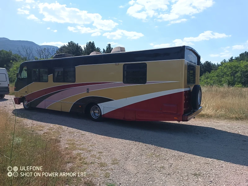 Кемпер Fleetwood Cevrolet P30, снимка 2 - Каравани и кемпери - 52339404