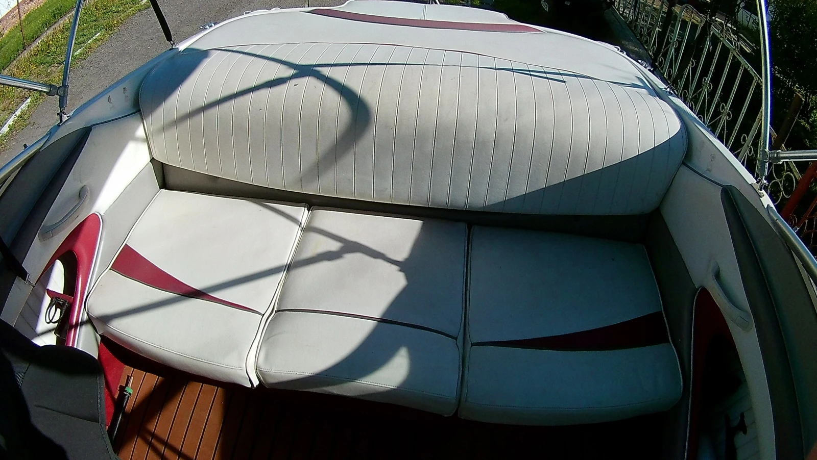 Моторна яхта Bayliner CAPRI, снимка 12 - Воден транспорт - 54429204