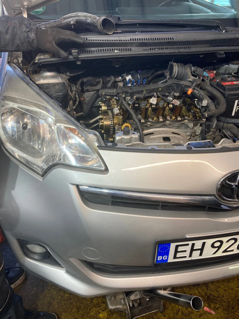 Toyota Verso S 1.33 VVTI, снимка 12 - Автомобили и джипове - 48456396