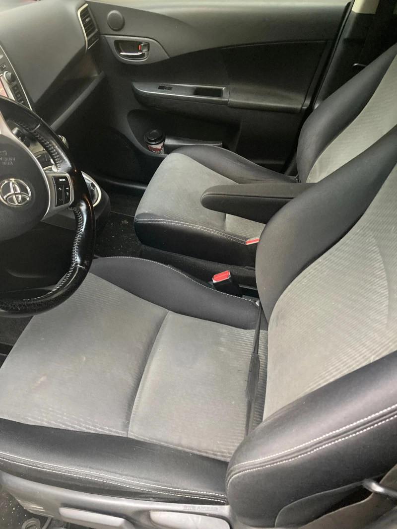 Toyota Verso S 1.33 VVTI, снимка 9 - Автомобили и джипове - 48456396