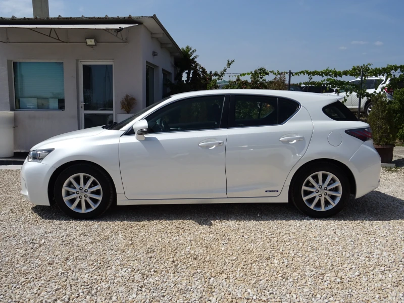 Lexus CT 200h 1.8 Full Hybrid (HEV) CVT 5вр. Executive, снимка 2 - Автомобили и джипове - 46981873