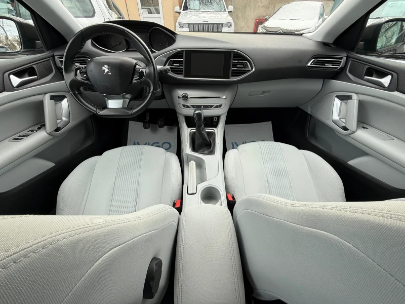 Peugeot 308 1.2i EURO5b - ОТЛИЧНО СЪСТОЯНИЕ!, снимка 11 - Автомобили и джипове - 48078536