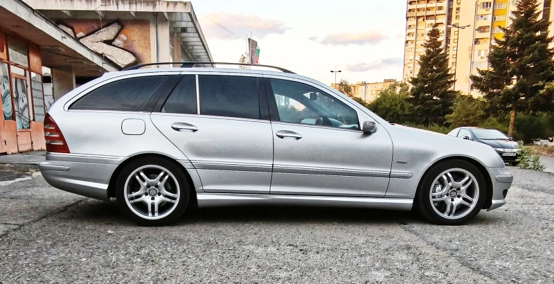 Mercedes-Benz C 30 AMG C30cdi AMG Facelift , снимка 7 - Автомобили и джипове - 52748609