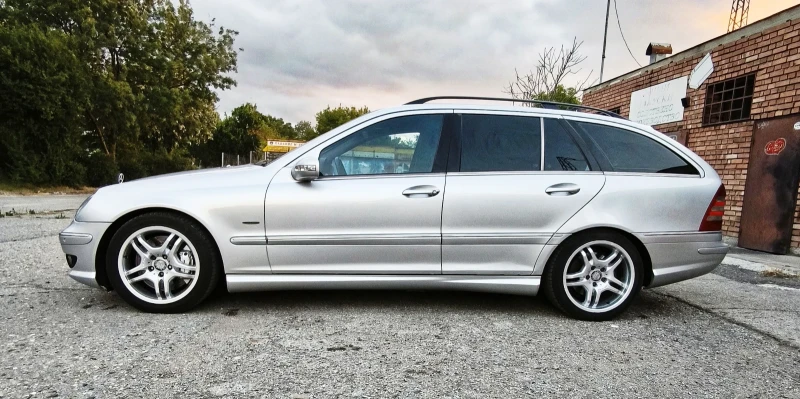 Mercedes-Benz C 30 AMG C30cdi AMG Facelift , снимка 6 - Автомобили и джипове - 52748609