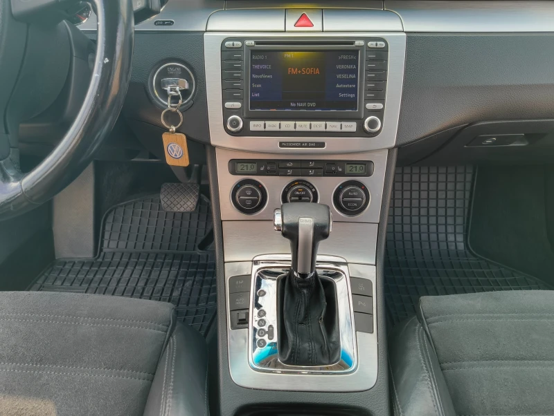 VW Passat 2.0 TDI HIGHLINE, снимка 10 - Автомобили и джипове - 52531555