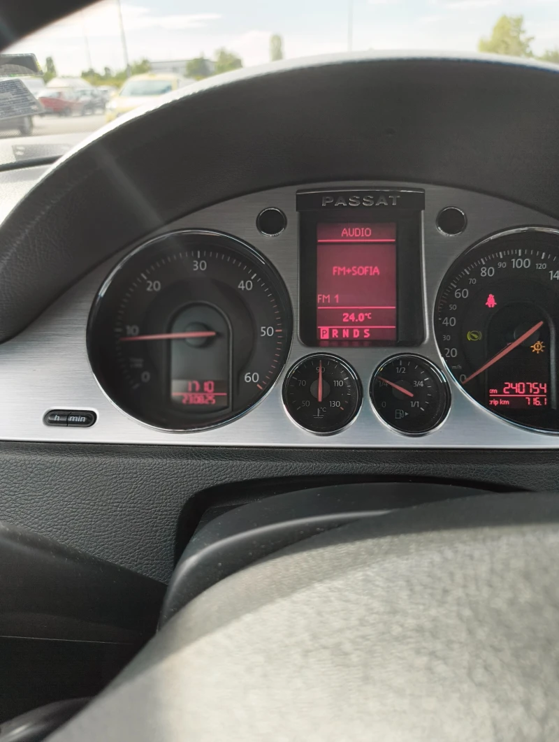 VW Passat 2.0 TDI HIGHLINE, снимка 12 - Автомобили и джипове - 52531555