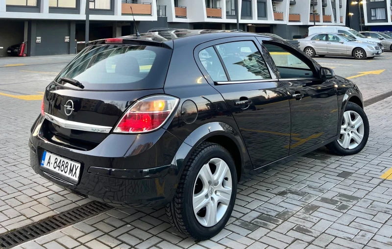 Opel Astra 1.7D 2010г Фейслифт, снимка 7 - Автомобили и джипове - 53181569