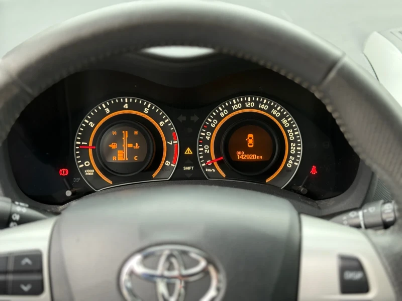 Toyota Auris 1.6-132 К.С ФЕЙСЛИФТ/ ОТЛИЧНО СЪСТОЯНИЕ 6 СКОРОСТИ, снимка 13 - Автомобили и джипове - 53392245