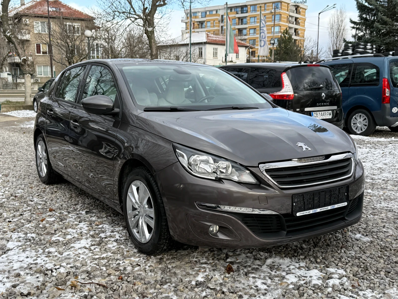 Peugeot 308 1.2i EURO5b - ОТЛИЧНО СЪСТОЯНИЕ! - изображение 3